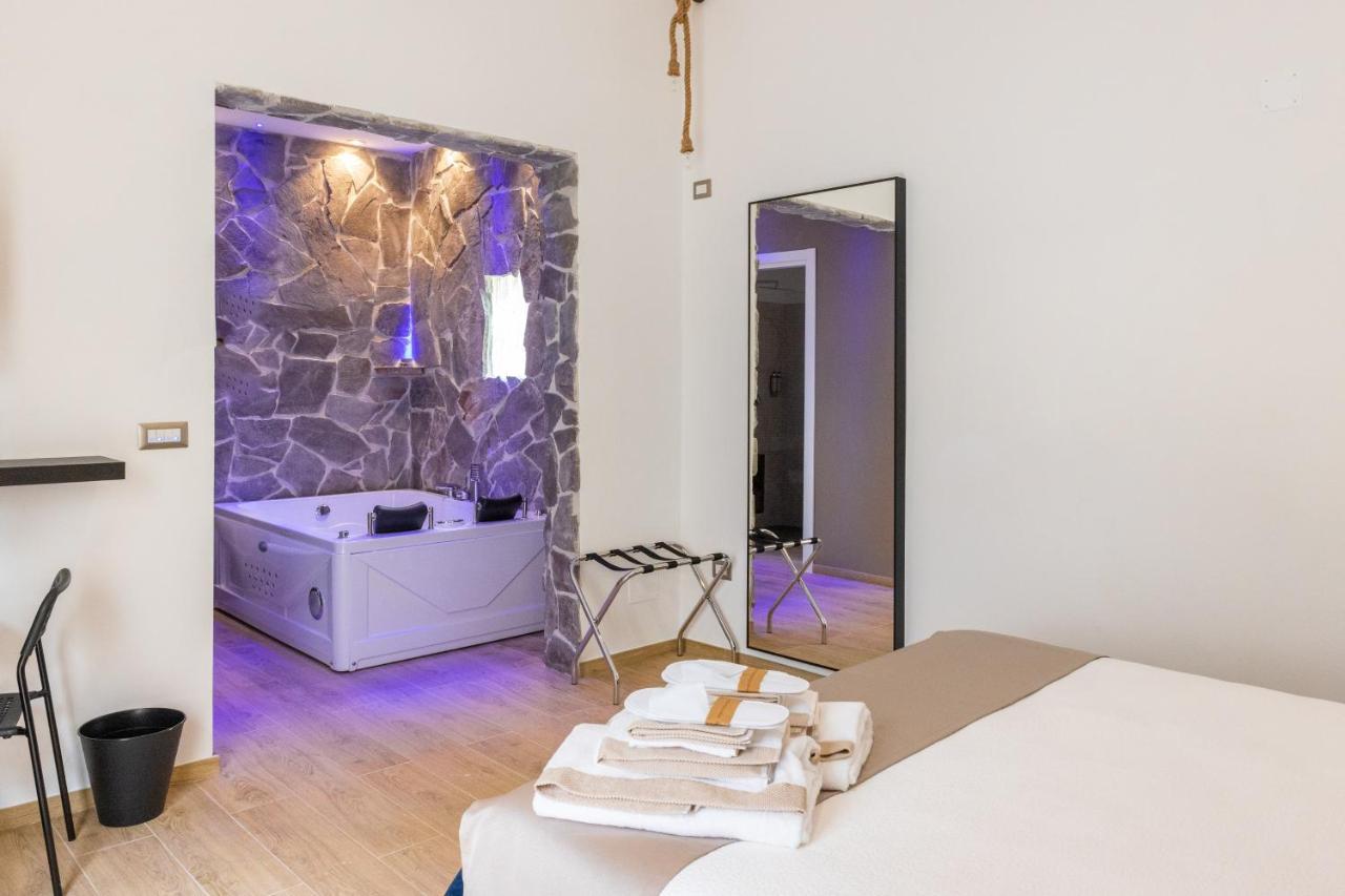 Lovely Rooms - Guest House Suites Триджано Экстерьер фото