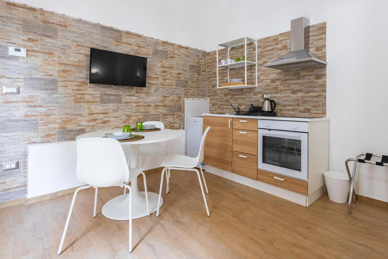 Lovely Rooms - Guest House Suites Триджано Экстерьер фото