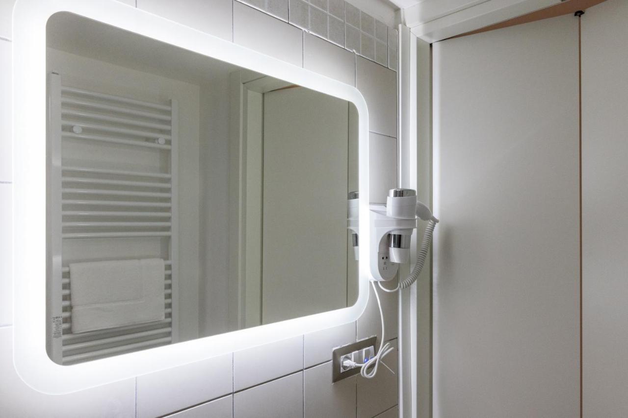 Lovely Rooms - Guest House Suites Триджано Экстерьер фото