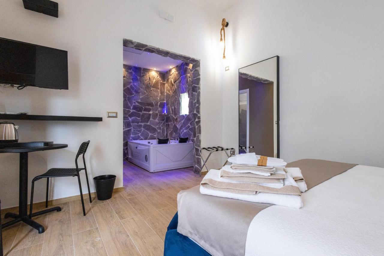Lovely Rooms - Guest House Suites Триджано Экстерьер фото